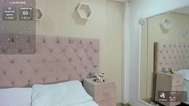 ZarinaWynne online show from 06-11-26, 01:31