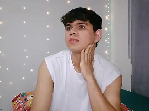 Snapshot of Swetty_diamon chatting on 11-11-25, 04:34 Swetty diamon online show from 11-11-25, 04:34