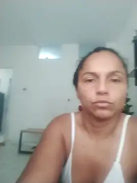 Snapshot of _Lizeth_ chatting on 12-20-25, 04:47 Lizeth online show from 12-20-25, 04:47