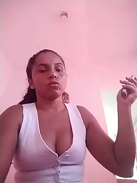 Snapshot of _Lizeth_ chatting on 05-01-26, 04:11 Lizeth online show from 05-01-26, 04:11