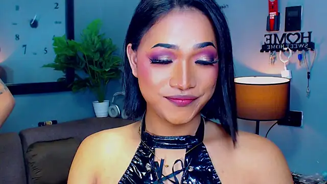 Snapshot of GwennGoddess chatting on 11-17-25, 08:20 GwennGoddess online show from 11-17-25, 08:20