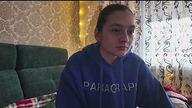 SweetLiaison online show from 12-23-25, 06:33