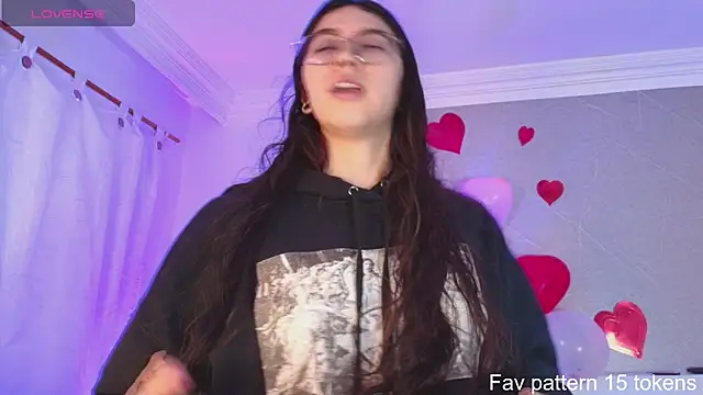 Snapshot of Lilith_rose6 chatting on 02-14-26, 01:30 Lilith rose6 online show from 02-14-26, 01:30