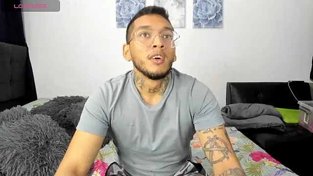 ariannawil online show from 12-15-25, 12:37