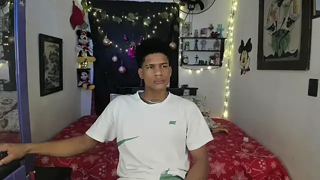 JUANBIGCOCK21CM online show from 12-18-25, 09:21