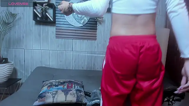 Melany 27 online show from 12-17-25, 01:28