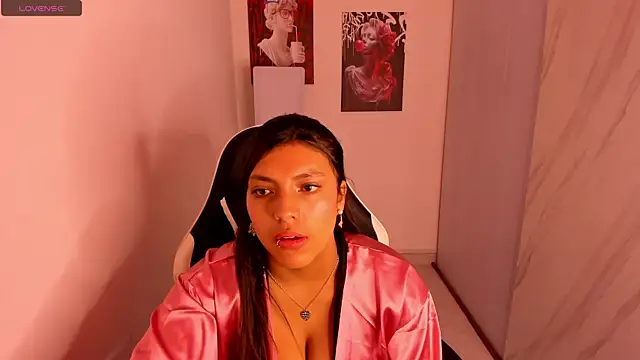 Snapshot of jen_lopez03 chatting on 11-12-25, 01:00 jen lopez03 online show from 11-12-25, 01:00