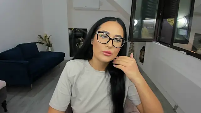 Snapshot of AnyaEvy chatting on 11-12-25, 05:30 AnyaEvy online show from 11-12-25, 05:30