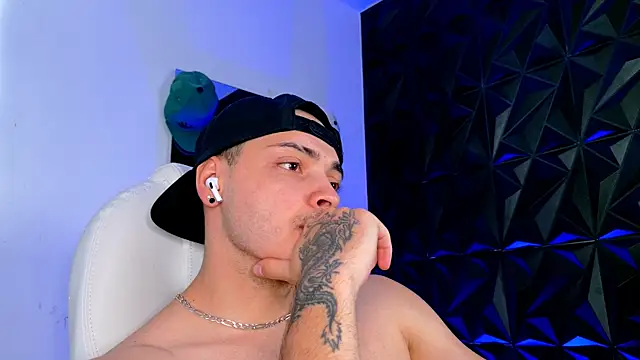 Maxwell Dupont online show from 11-30-25, 06:45