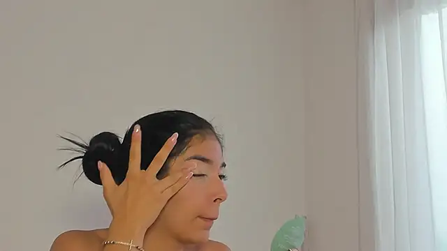 lunnarosse online show from 11-23-25, 01:11