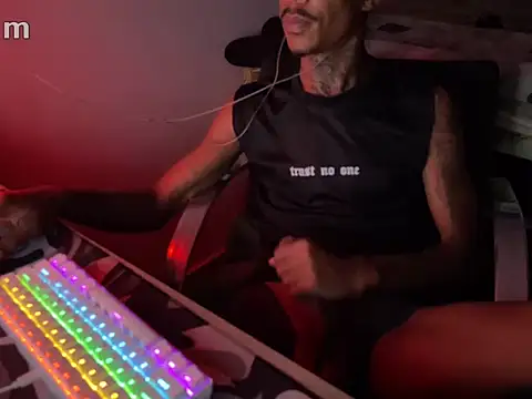 Snapshot of pxgusta chatting on 11-16-25, 10:04 pxgusta online show from 11-16-25, 10:04