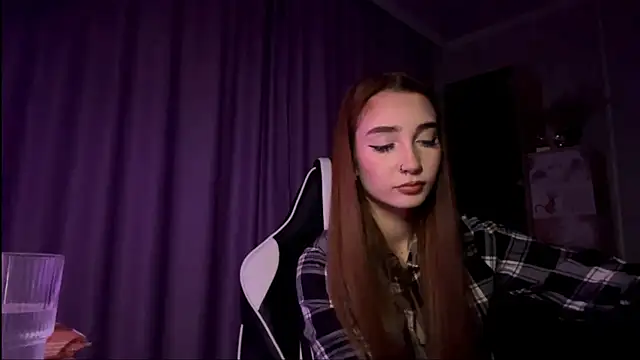 HollyPaw online show from 11-19-25, 07:36