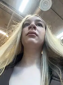 SashaCatt online show from 04-17-26, 08:17