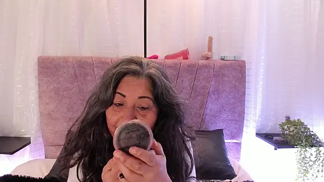 Victoriaa Anderson online show from 04-14-26, 01:50