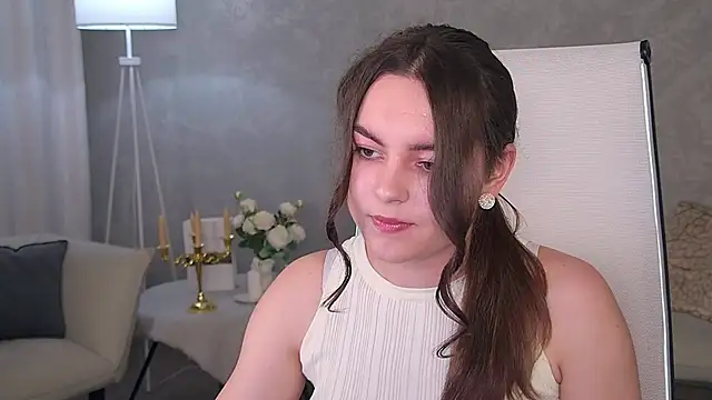 Snapshot of FrancescaCavaliere chatting on 06-10-26, 12:59 FrancescaCavaliere online show from 06-10-26, 12:59