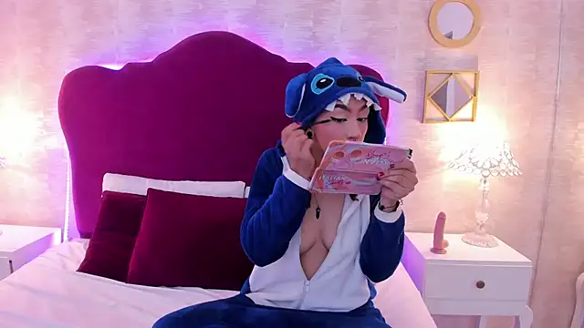 EllaEvanz online show from 12-21-25, 02:24