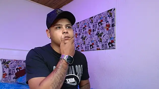 Snapshot of AxelGray_nom chatting on 11-10-25, 07:35 AxelGray nom online show from 11-10-25, 07:35