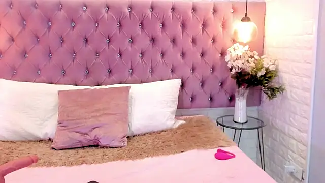 Snapshot of miel_18 chatting on 05-01-26, 03:44 miel 18 online show from 05-01-26, 03:44