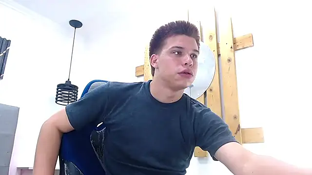 Liam York  online show from 01-11-26, 04:45