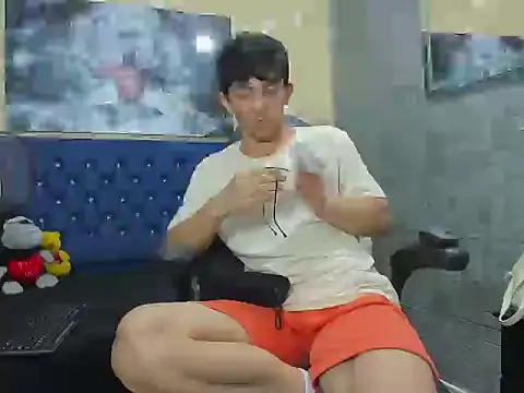 ElanGiraldo online show from 03-19-26, 11:09