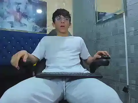 ElanGiraldo online show from 03-27-26, 11:26