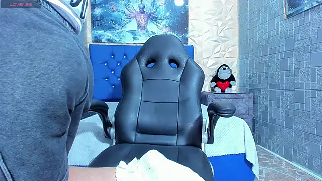 Snapshot of ElanGiraldo chatting on 05-06-26, 11:54 ElanGiraldo online show from 05-06-26, 11:54