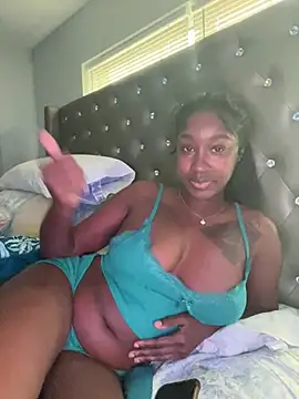 Snapshot of ToyaThick chatting on 06-16-26, 03:36 ToyaThick online show from 06-16-26, 03:36