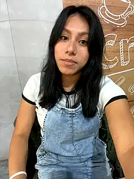 Snapshot of Katherinm chatting on 11-16-25, 06:46 Katherinm online show from 11-16-25, 06:46