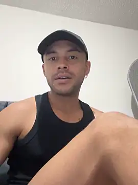 Snapshot of Naim__ chatting on 11-09-25, 04:22 Naim online show from 11-09-25, 04:22