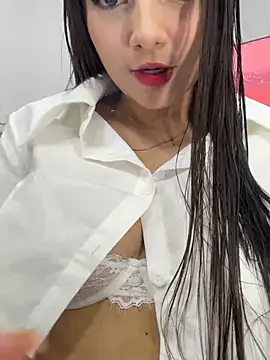 EmmiiGlow online show from 01-11-26, 02:27