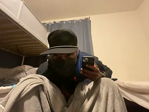 Snapshot of RonJameson2789 chatting on 11-11-25, 10:48 RonJameson2789 online show from 11-11-25, 10:48