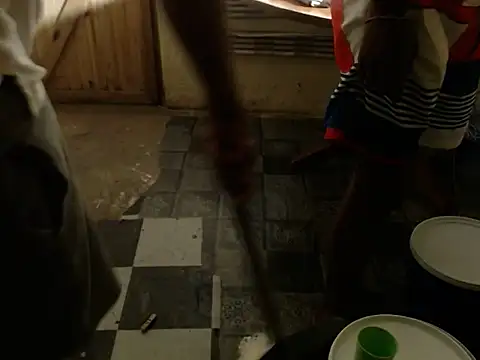 Snapshot of HUGEYOUNGBBC chatting on 11-10-25, 10:20 HUGEYOUNGBBC online show from 11-10-25, 10:20