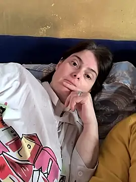 Snapshot of marchigiana chatting on 02-08-26, 01:47 marchigiana online show from 02-08-26, 01:47