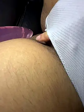 Snapshot of Couuple2004 chatting on 11-13-25, 03:55 Couuple2004 online show from 11-13-25, 03:55