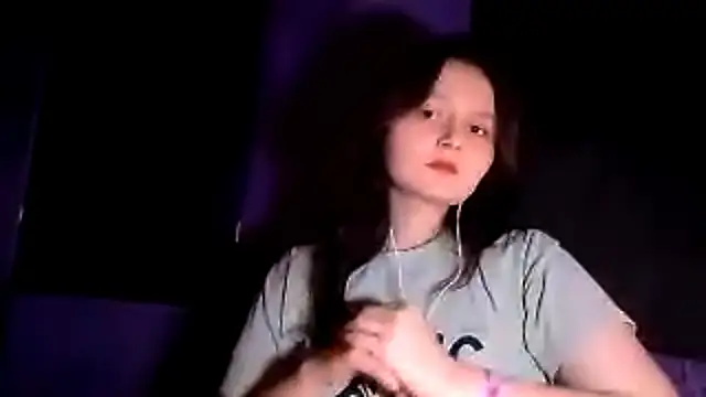 Snapshot of ClassicDroop chatting on 11-11-25, 02:06 ClassicDroop online show from 11-11-25, 02:06