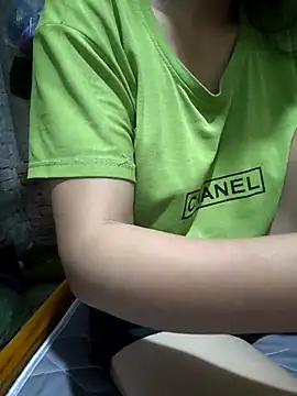 Snapshot of Zahra_2k1 chatting on 11-10-25, 10:09 Zahra 2k1 online show from 11-10-25, 10:09