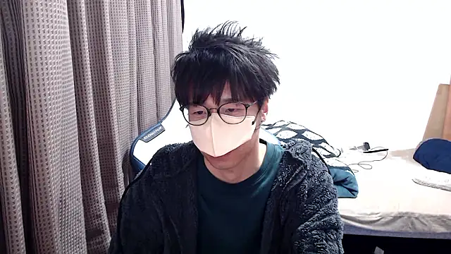 Snapshot of yuu-to-desu chatting on 02-15-26, 02:19 yuu-to-desu online show from 02-15-26, 02:19