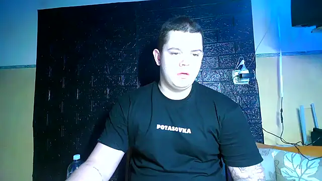 Snapshot of CuteButNaughty_ chatting on 02-06-26, 09:07 CuteButNaughty online show from 02-06-26, 09:07