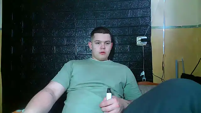 Snapshot of CuteButNaughty_ chatting on 02-13-26, 02:24 CuteButNaughty online show from 02-13-26, 02:24