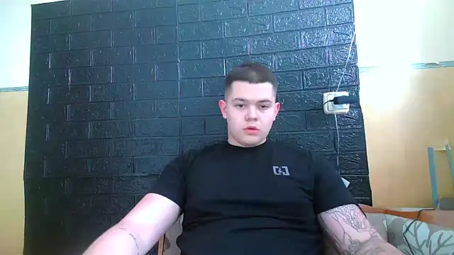 Snapshot of CuteButNaughty_ chatting on 02-15-26, 12:58 CuteButNaughty online show from 02-15-26, 12:58