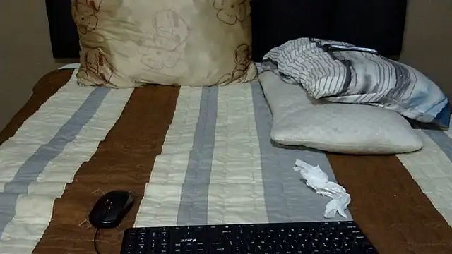 Snapshot of bigsexymama2 chatting on 05-12-26, 07:44 bigsexymama2 online show from 05-12-26, 07:44