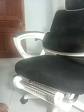 Snapshot of Em-mupmup chatting on 02-26-26, 09:08 Em-mupmup online show from 02-26-26, 09:08