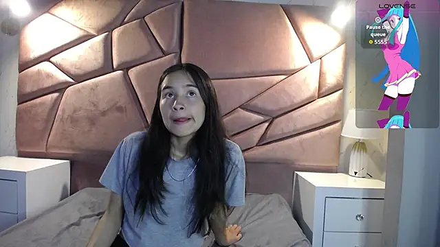 bunnywhite21 online show from 11-19-25, 04:51