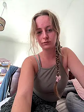 Snapshot of NaughtyAmore chatting on 11-11-25, 12:49 NaughtyAmore online show from 11-11-25, 12:49