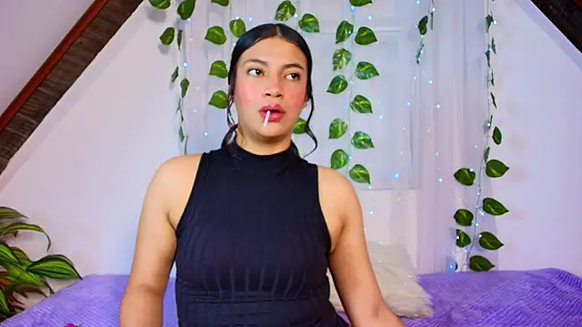 lucia sweeet online show from 12-20-25, 05:42