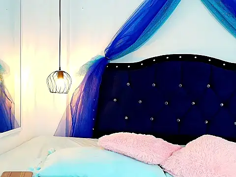 KATY LOWERY online show from 11-25-25, 04:01