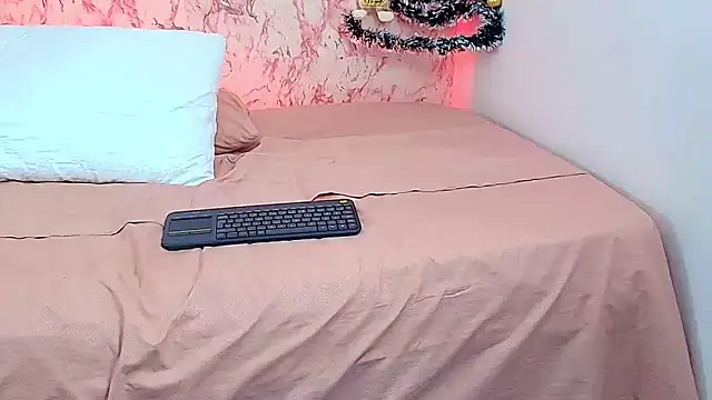 KATY LOWERY online show from 12-23-25, 02:20