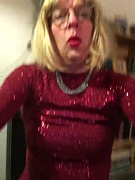 Snapshot of simone_xdressing chatting on 01-11-26, 07:52 simone xdressing online show from 01-11-26, 07:52