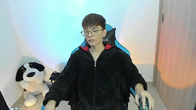 Snapshot of RYO_BLEU_ chatting on 11-18-25, 11:58 RYO BLEU online show from 11-18-25, 11:58