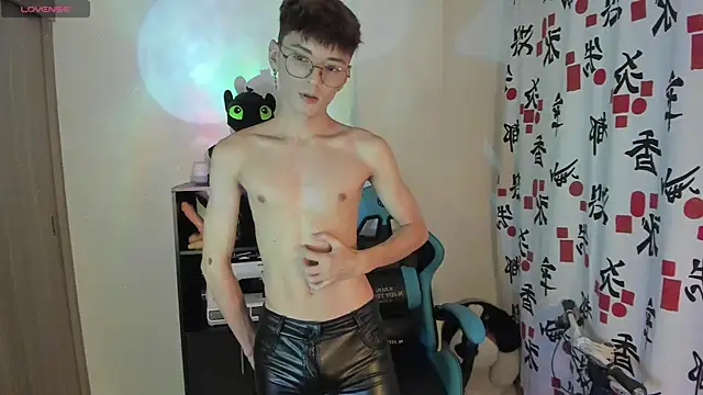 RYO BLEU  online show from 04-09-26, 03:28